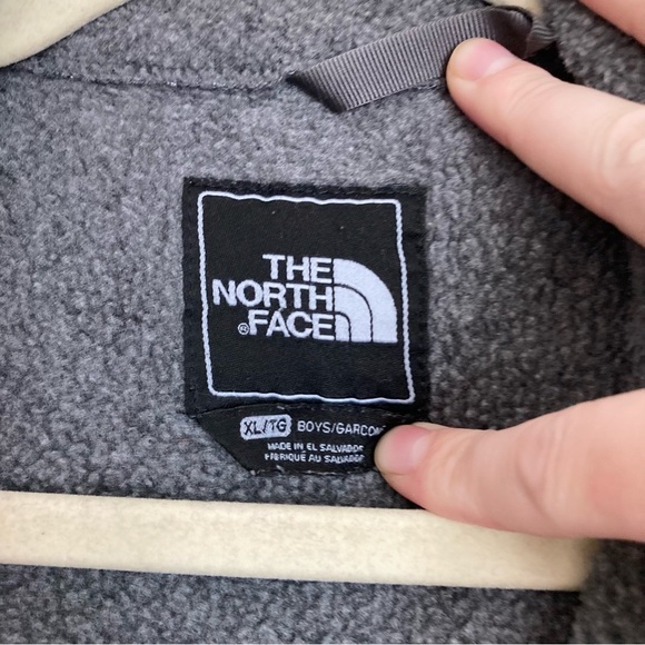Boy’s Grey North Face Jacket - XL - Picture 4 of 5